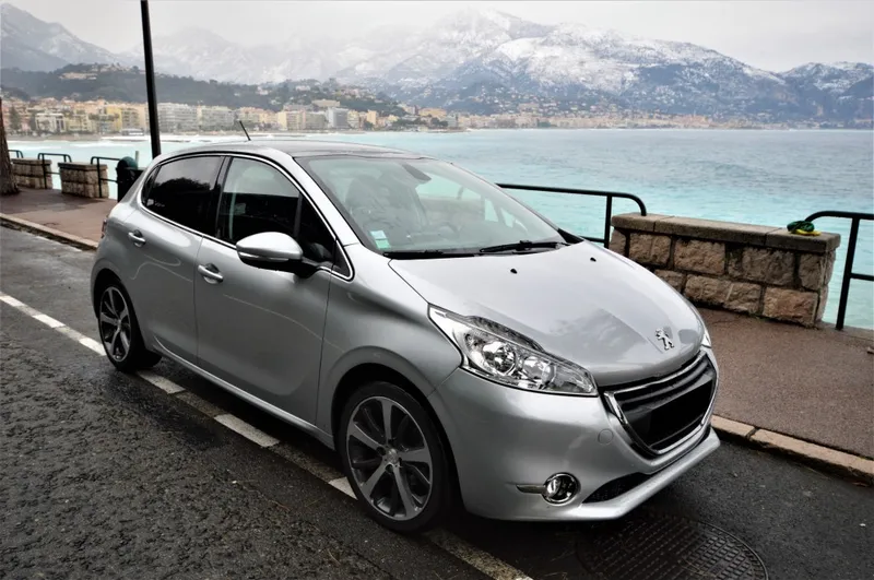 Quelle huile moteur pour Peugeot 208 I 1.6 VTi 120