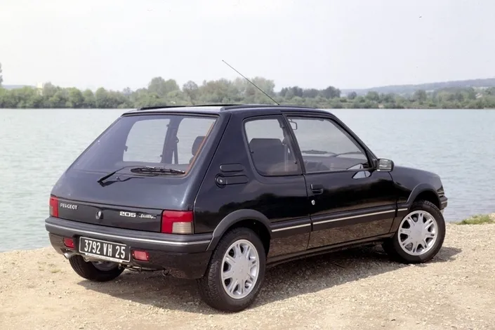Quelle huile moteur pour Peugeot 205
