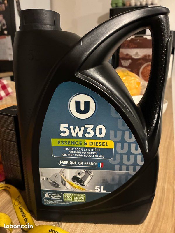 Huile 5W30 à moins de 40€ le bidon de 5L : top 5 des meilleures huiles pas chères